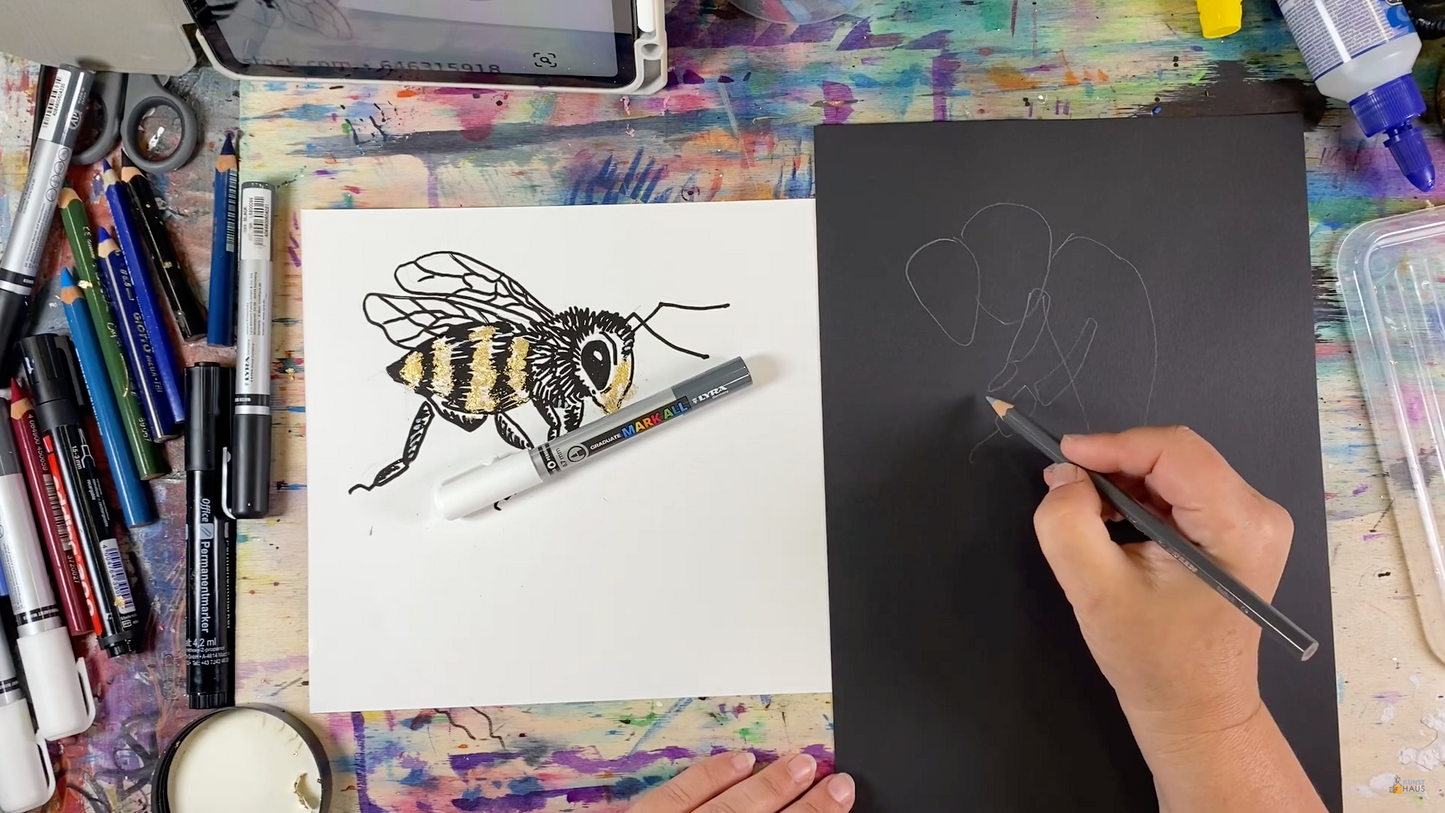 Графика пчёлы